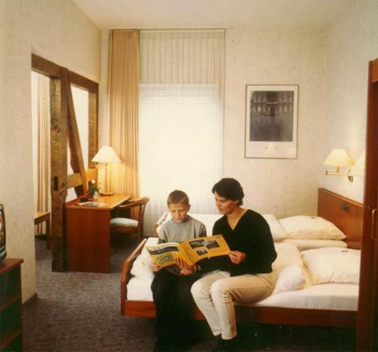 Ackfeld Hotel-Restaurant Bueren  Oda fotoğraf